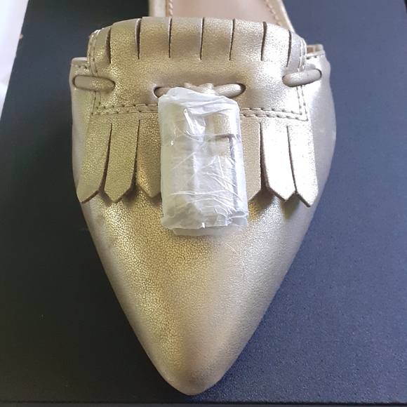 Gold Pointed Toe Flats by Christian Siriano - Picture 3 of 6